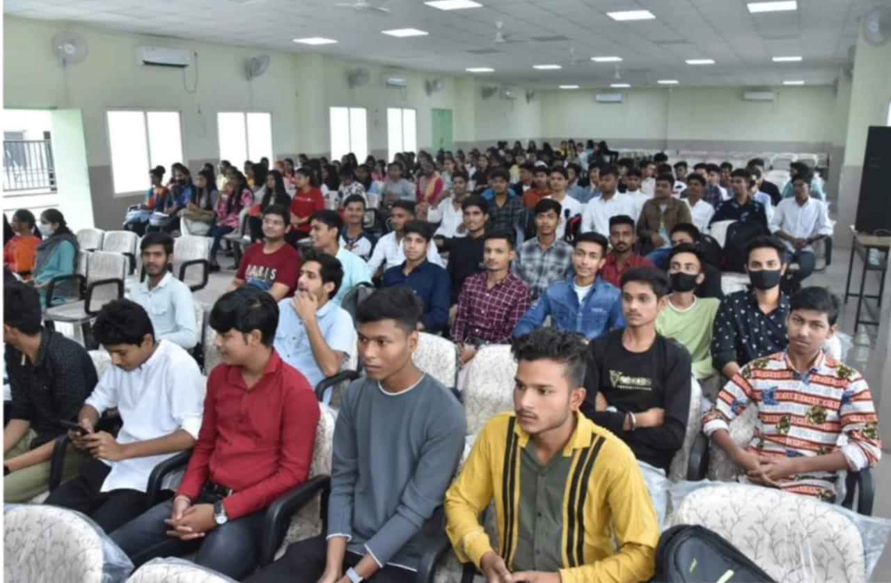 Shri Jayantilal Hirachand Sanghvi Gujarati Innovative College Of Commerce & Science Indore Infrastructure photo 8